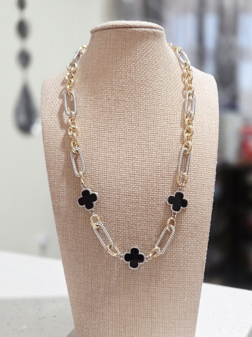 Elegant Black Clover Pendant Two-Tone Chain Necklace